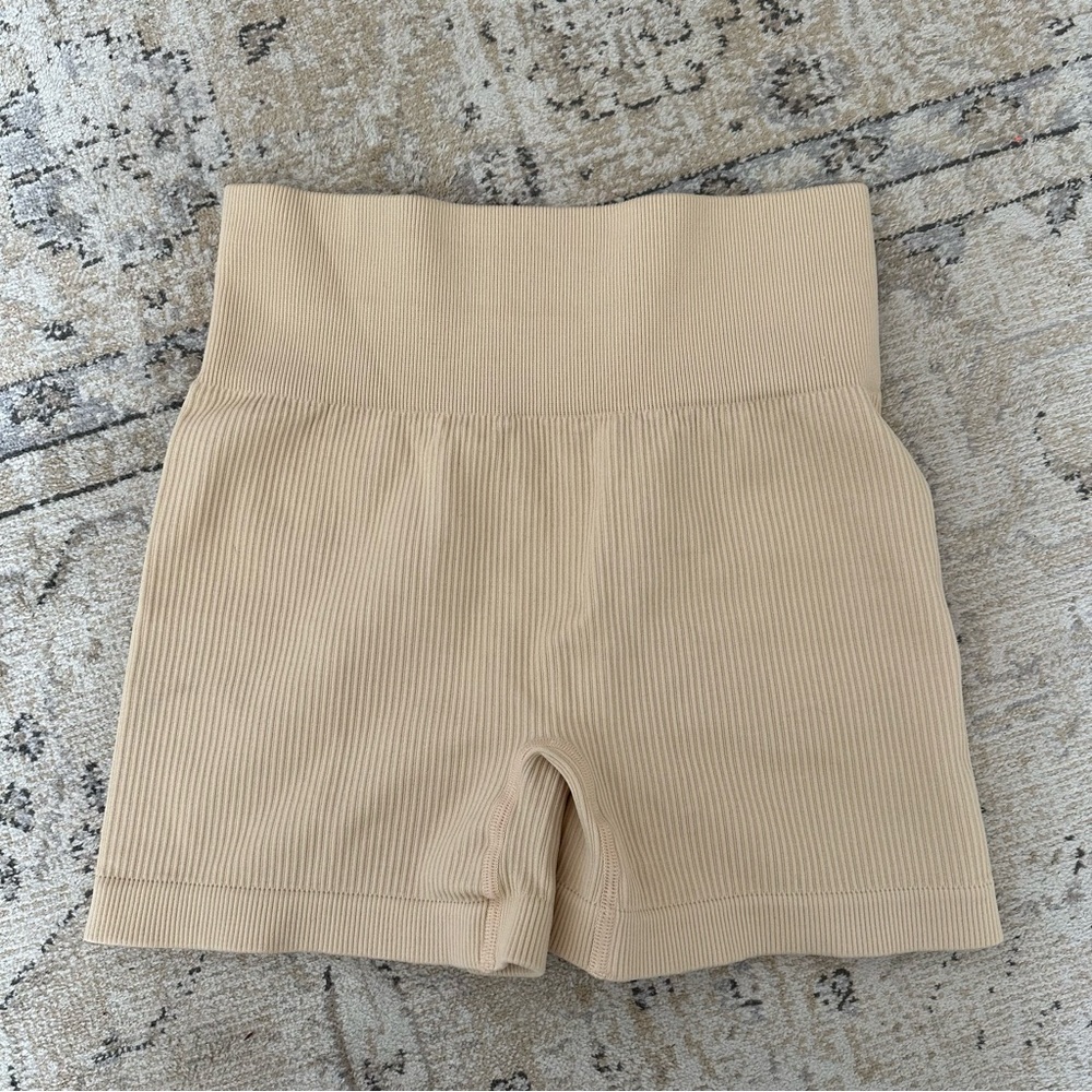 NWOT Bo + Tee Mini Ribbed Shorts - Picture 2 of 4
